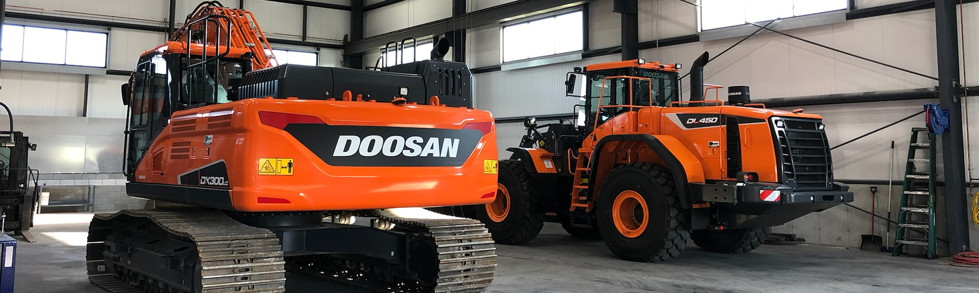 Doosan DX300LC and Doosan DL450